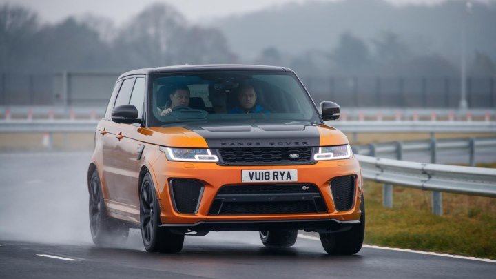 Range Rover Sport послал конкурентов на три буквы - SVR