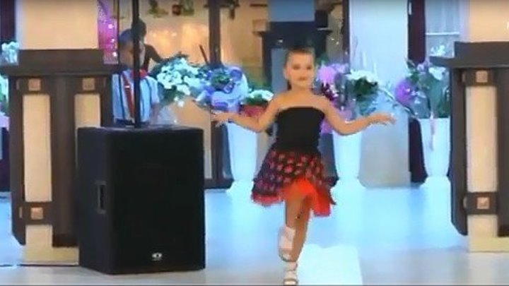 Видео, покорившее весь мир! Зажигательный танец юных бальников