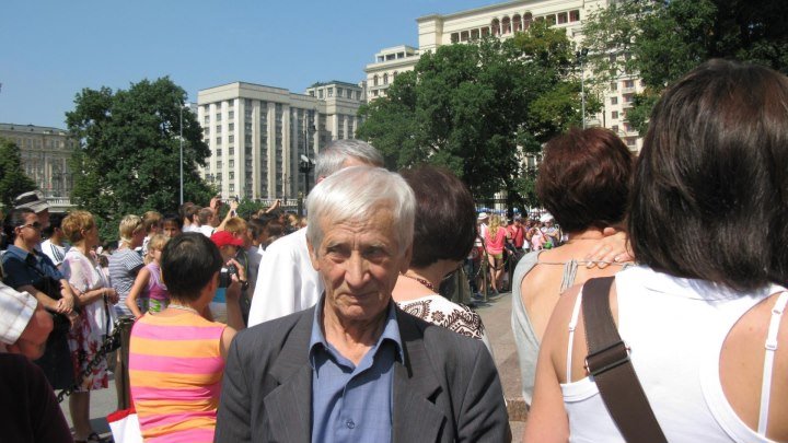 Михаил Ковин в Александровском саду Москвы. 28 июля 2012