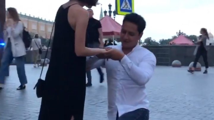 Мексиканский болельщик сделал предложение русской девушке