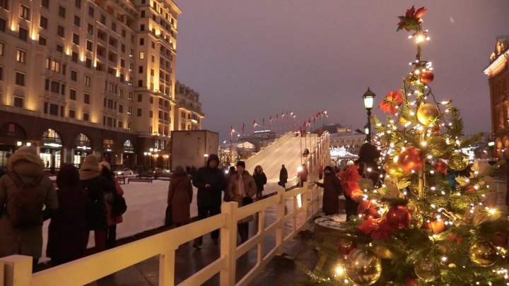 200 тонн радости: в Москве появилась огромная ледяная горка. ФАН-ТВ