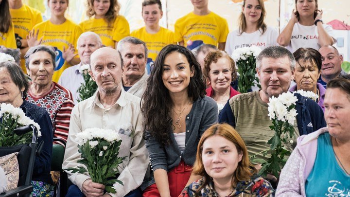 Putin Team и Виктория Дайнеко устроили праздник к Дню пожилого человека