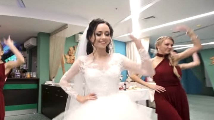 Классный танец-сюрприз от УМНИЦЫ невесты!