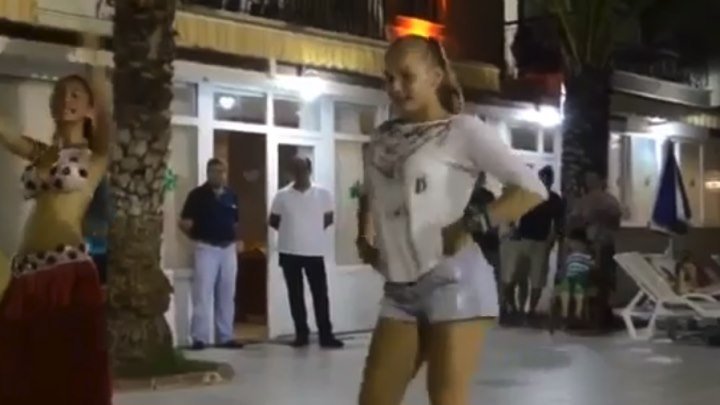 Русская красавица показала, как НУЖНО танцевать!