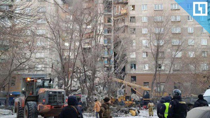 Подъезд рухнул после взрыва газа в Магнитогорске