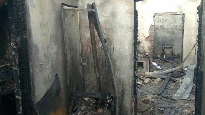 Накануне ночью в Белогорском районе сгорел дом