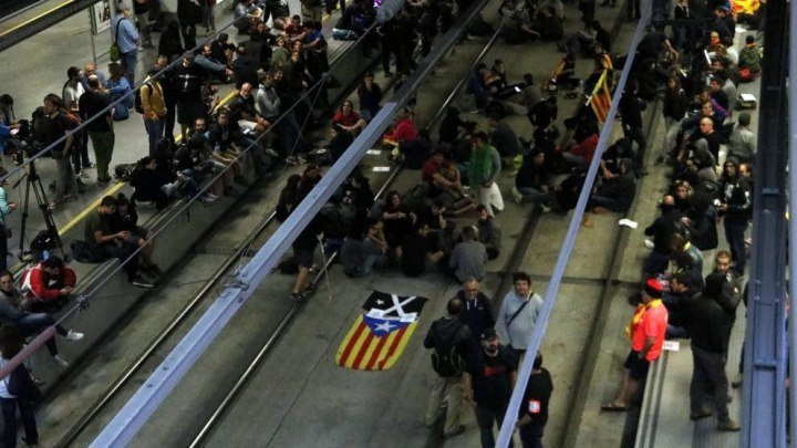 Массовые протесты каталонцев снова захлестнули Испанию | 1 октября | День | СОБЫТИЯ ДНЯ | ФАН-ТВ