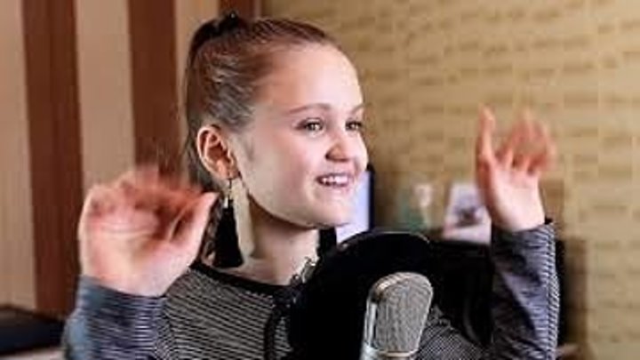 11 - летняя девочка перепела хит - Розовое вино ( Элджей & Feduk ) cover