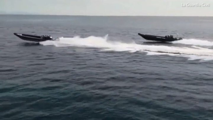 Испанская полиция преследует наркоконтрабандистов вдоль побережья Коста-дель-Соль