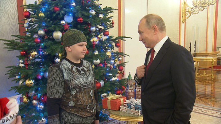 Рукопожатие с президентом и экскурсия по Кремлю: Путин осуществил мечту ещё одного ребёнка