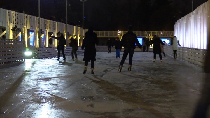 Зимний сезон в Москве открывает обновленный каток в парке Горького. ФАН-ТВ