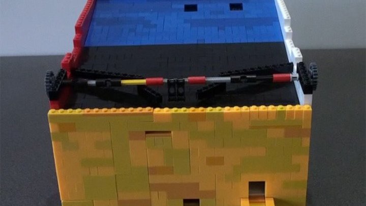 Автомат для игры в футбол (Самоделки из Лего - Lego)