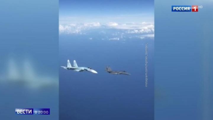 Российский истребитель изящно "отшил" самолет НАТО