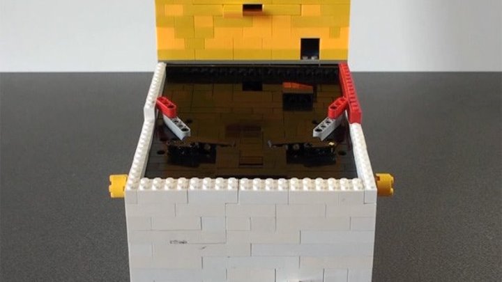 Игровой автомат (Пинбол) из Лего (Lego) - 2