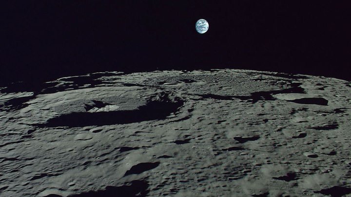 Снимки с Луны были настолько шокирующими,что их за се кретили на 50 лет.Признание сотрудника НАСА