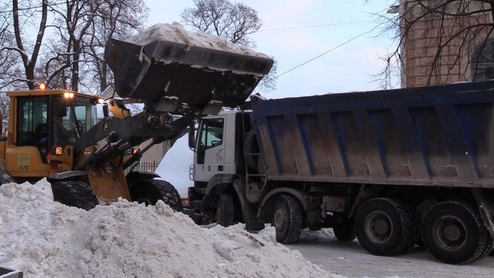 Машины, мешающие уборке снега, эвакуируют. Рейд по Васильевскому острову. ФАН-ТВ