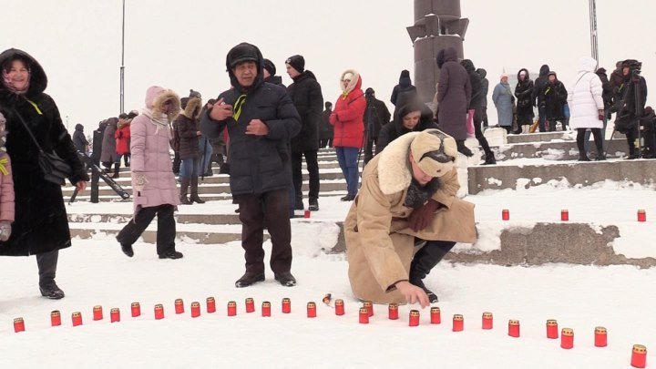 В память о блокаде Ленинграда в Северной столице зажгли 900 свечей. ФАН-ТВ