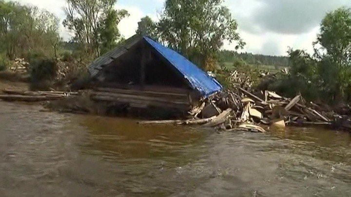 Разгул стихии в Приморье: тайфун "Данас" ослабел, но дожди не прекращаются