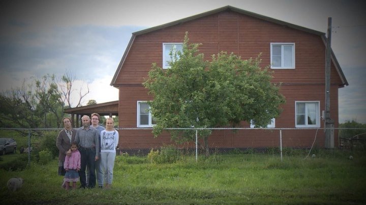 «Дом опустел»: как живёт семья, в которой приёмного сына привязали к столбу
