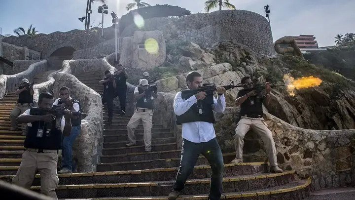 Добро пожаловать в Акапулько. 2019. боевик, триллер, комедия