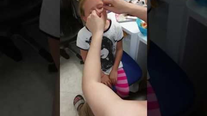 как вырвать зуб ребенку