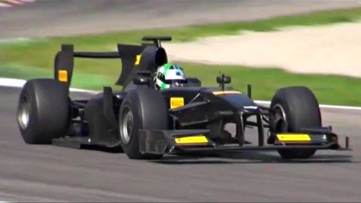 Formula 1 (F1) V8 PURE ENGINE SOUND!