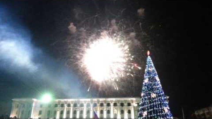 Новый 2016 год в Симферополе - праздничный салют