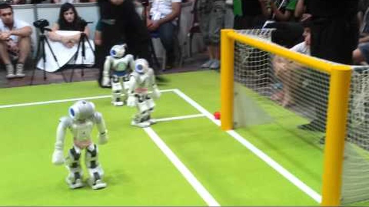 RoboCup 2011, finals: Nao-Devils vs. B-Human RoboCup 2011, finals: Nao-Devils vs. B-Human