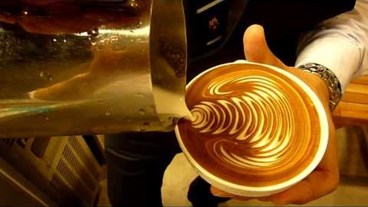 Latte art : rosetta Corea Coffee Belt Latte art : rosetta Corea Coffee Belt