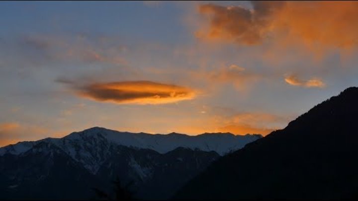 Индия - Долина Куллу, Наггар, Королевский дворец 4К (India - Kullu Valley, Naggar, the Royal Palace) Индия - Долина Куллу, Наггар, Королевский дворец 4К (India - Kullu Valley, Naggar, the Royal Palace)