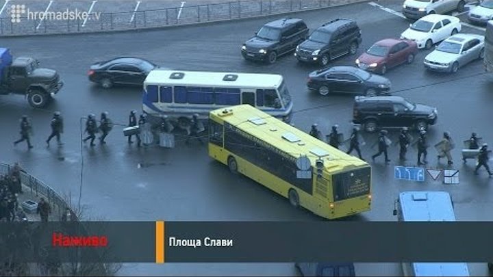 Внутрішні Війська та тітушки під вікнами Громадського Внутрішні Війська та тітушки під вікнами Громадського