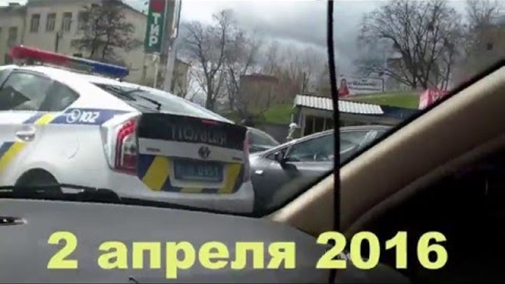 За рулем служебного автомобиля гражданский человек. За рулем служебного автомобиля гражданский человек.