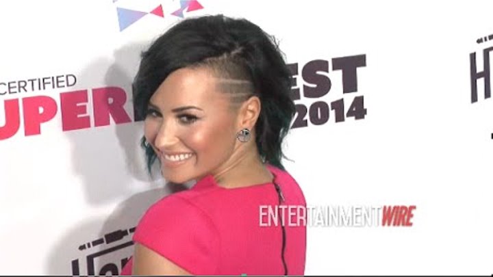 Demi Lovato arrives at Vevo CERTIFIED SuperFanFest Presented By Honda Stage in Santa Monica Demi Lovato arrives at Vevo CERTIFIED SuperFanFest Presented By Honda Stage in Santa Monica