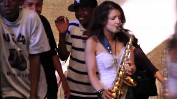 Saxy Sax Girl in New York: Careless Whisper Prank Saxy Sax Girl in New York: Careless Whisper Prank