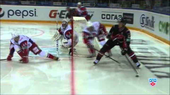 Широков забрасывает 10-ю шайбу в сезоне / Shirokov scores his 10th goal in 9 Omsk games