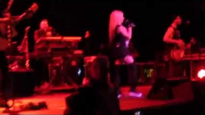 Avril Lavigne Bad Girl / Here's To Never Growing Up live in São Paulo Brasil 29/04/2014