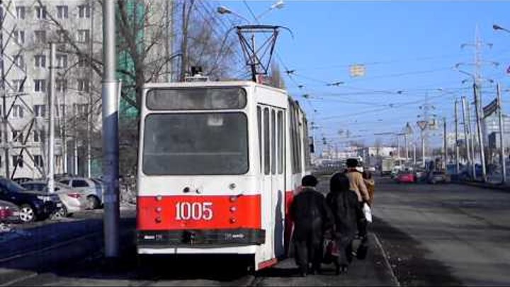 Трамвай ЛМ-93 №1005 на улице Большая Гражданская