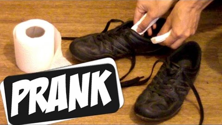 Розыгрыш "Ботинки стали малы". PRANK Как разыграть друга, брата, сестру, маму, папу. Розыгрыши. Розыгрыш "Ботинки стали малы". PRANK Как разыграть друга, брата, сестру, маму, папу. Розыгрыши.