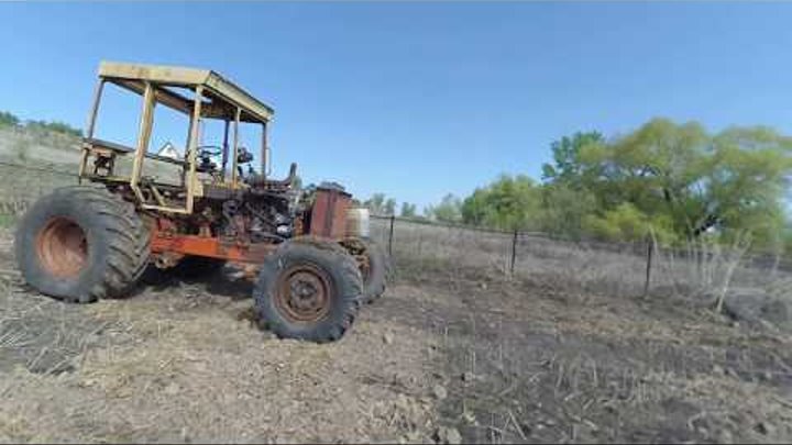 Первый выезд трактора ДТ-75 на колесах. Гусеничный трактор в колесный трактор