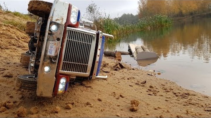 МОЩНЫЙ ВНЕДОРОЖНИК вытаскивает грузовик и прицеп из реки ... RC Tamiya Truck