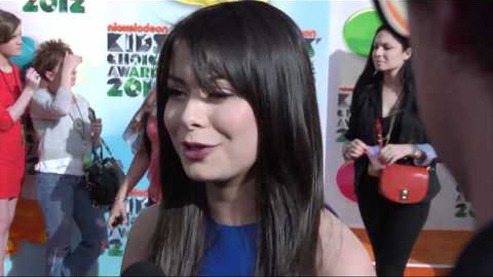 Miranda Cosgrove Interview - 2012 Kids' Choice Awards
