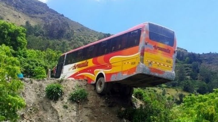 La 9 Carreteras Mas Mortales del Mundo - NO APTA PARA CARDIACOS La 9 Carreteras Mas Mortales del Mundo - NO APTA PARA CARDIACOS