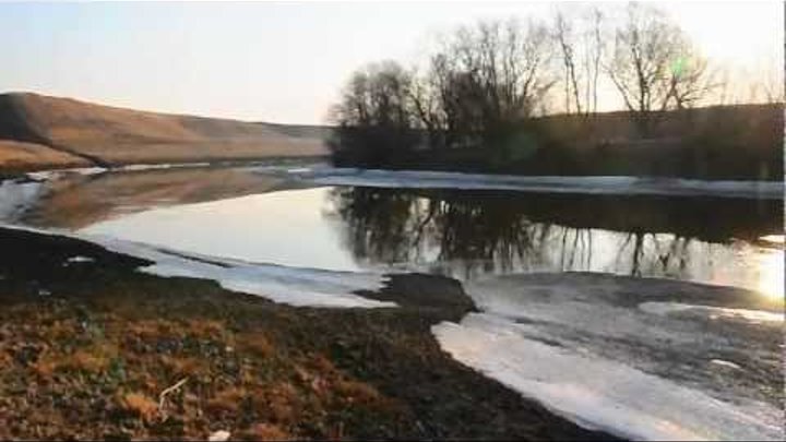 Весенний рассвет на реке Омка в Омской области