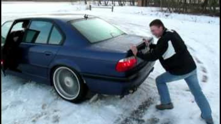 E38 7-serie BMW snow fun. E38 7-serie BMW snow fun.