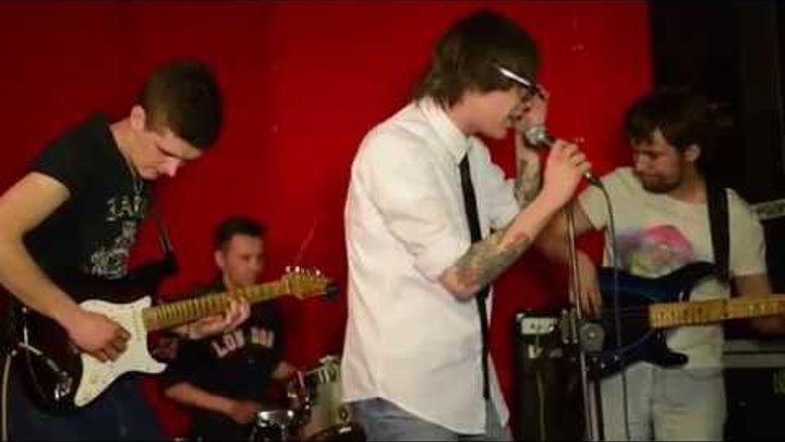 Гонщик Серебряной Мечты - Выступление в Музыкальном Баре "Искандер"( ПВВКИУ - Пермь)(HD) Гонщик Серебряной Мечты - Выступление в Музыкальном Баре "Искандер"( ПВВКИУ - Пермь)(HD)