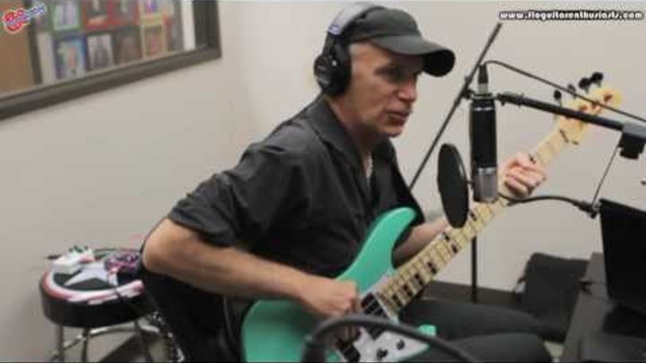 Billy Sheehan Demonstrates Bass Solo in "Time Machine" By The Winery Dogs and Discusses Hammer Ons
