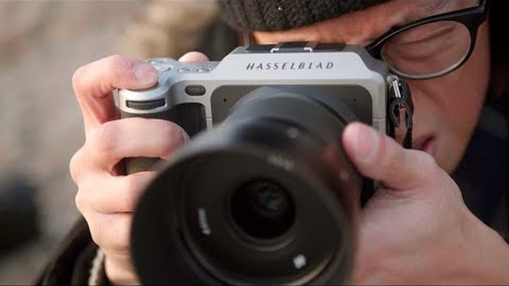 Hasselblad X1D - 50MP Medium Format Mirrorless Camera Review!