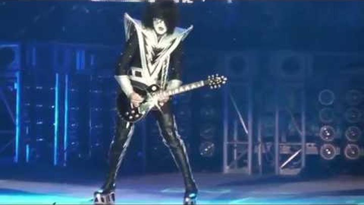 KISS "Shock Me" w/ Tommy Thayer guitar solo - Freedom To Rock Tour July 12, 2016 in Edmonton