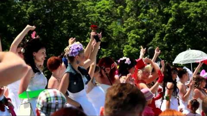 Парад невест в Белгороде 29 мая 2011 года