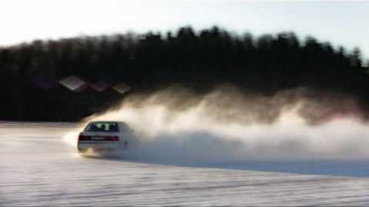 Audi S6 2.2 Turbo Quattro drifting on frozen lake